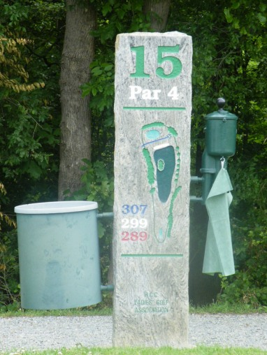 Hole 15 tee marker